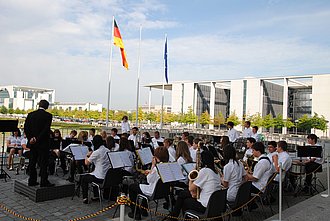 Vor dem Bundestag 