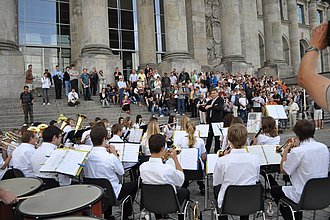 Vor dem Bundestag 