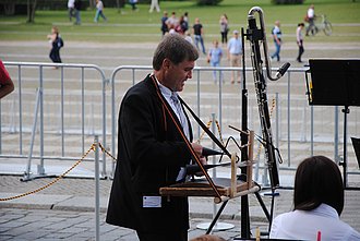 Der Dirigent musiziert auch mit 
