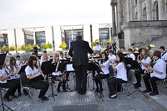 Vor dem Bundestag